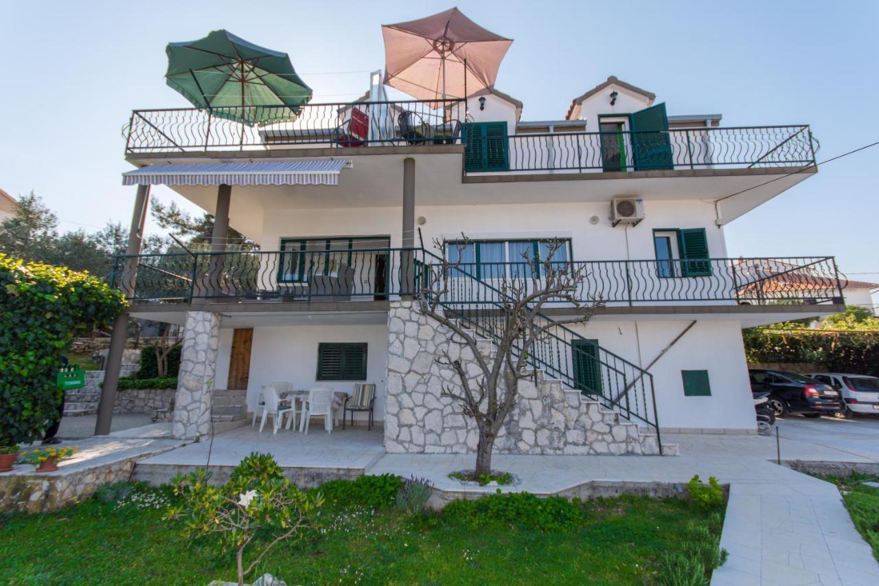 Apartments By The Sea Slatine, Ciovo - 1126 Trogir Ngoại thất bức ảnh