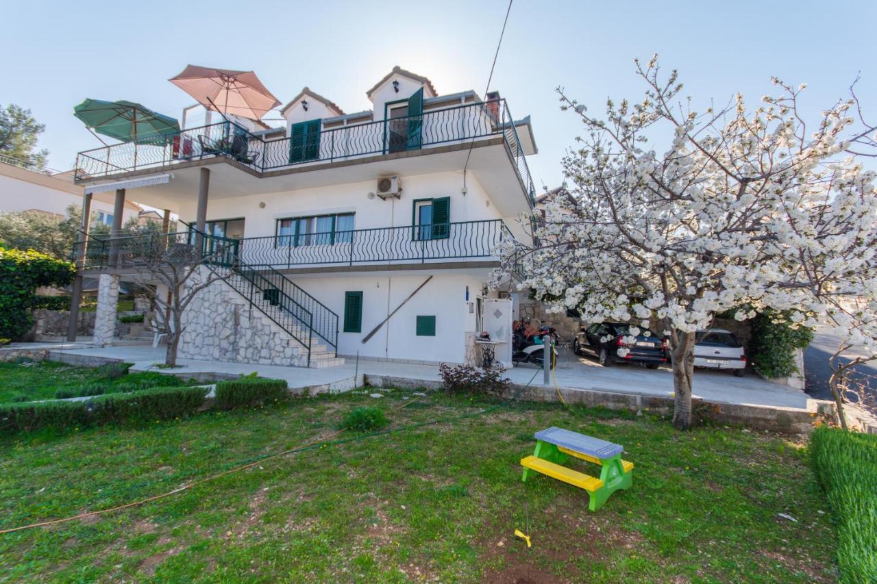 Apartments By The Sea Slatine, Ciovo - 1126 Trogir Ngoại thất bức ảnh