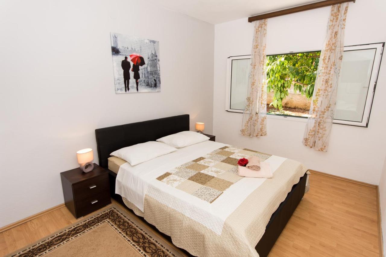 Apartments By The Sea Slatine, Ciovo - 1126 Trogir Ngoại thất bức ảnh