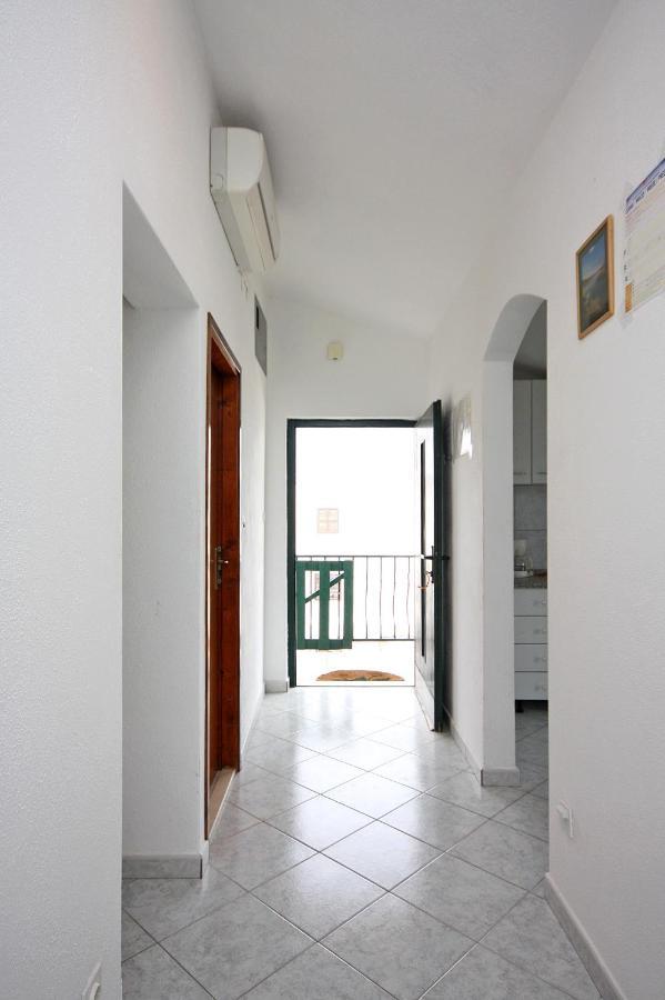 Apartments By The Sea Slatine, Ciovo - 1126 Trogir Ngoại thất bức ảnh