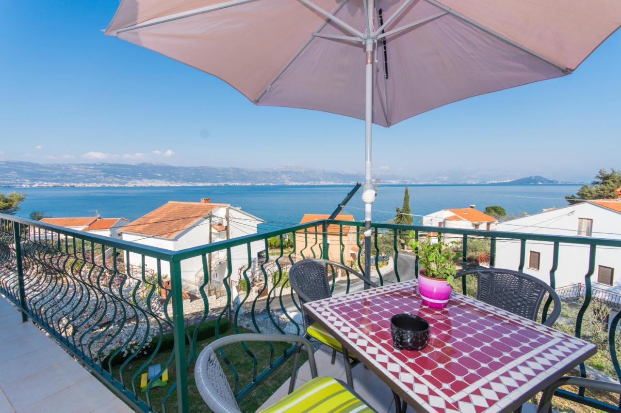 Apartments By The Sea Slatine, Ciovo - 1126 Trogir Ngoại thất bức ảnh